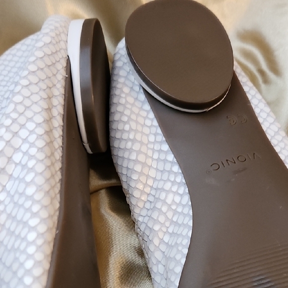 Vionic Cream Snake-Embossed Ballet Flats - Picture 5 of 7